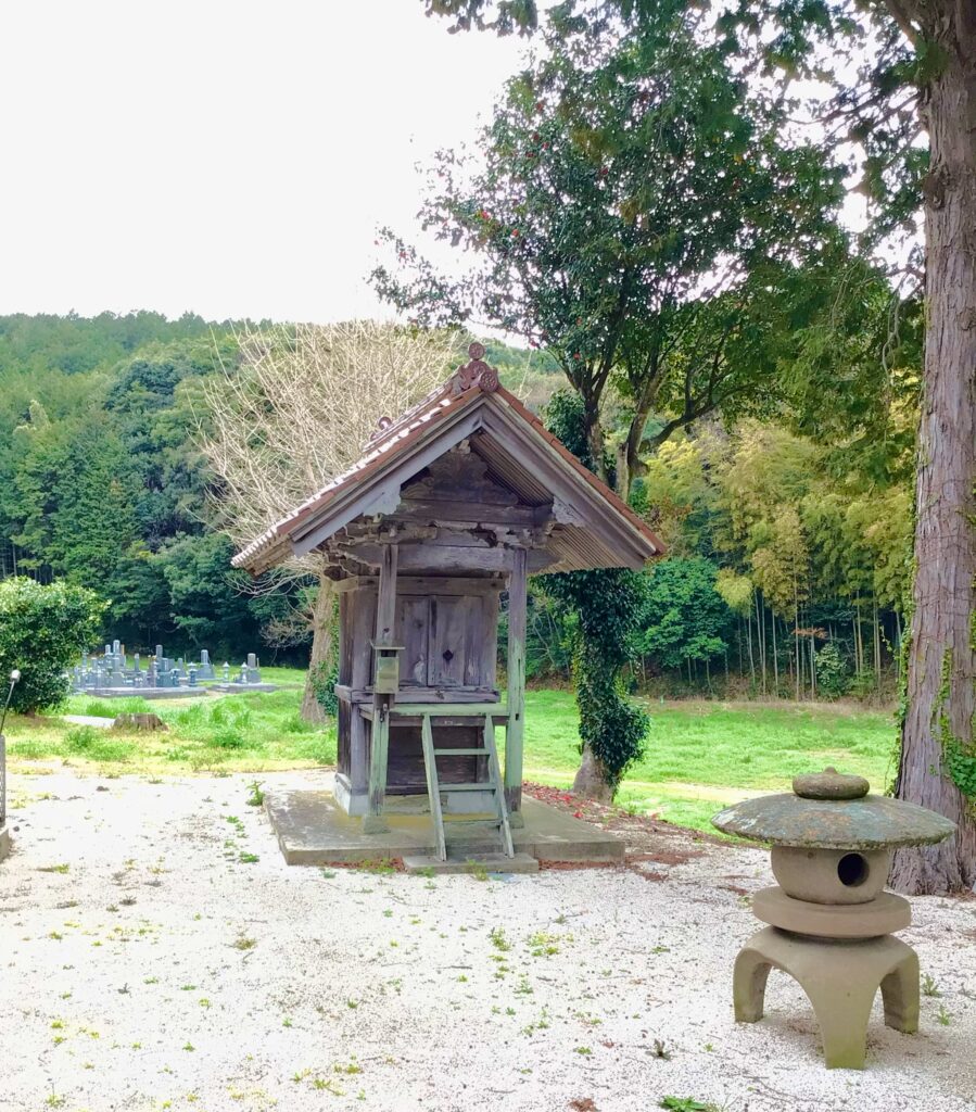 合祀前の日御碕神社の祠(本要寺)